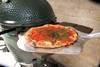 Keramický gril BGE XLarge - příprava pizzy